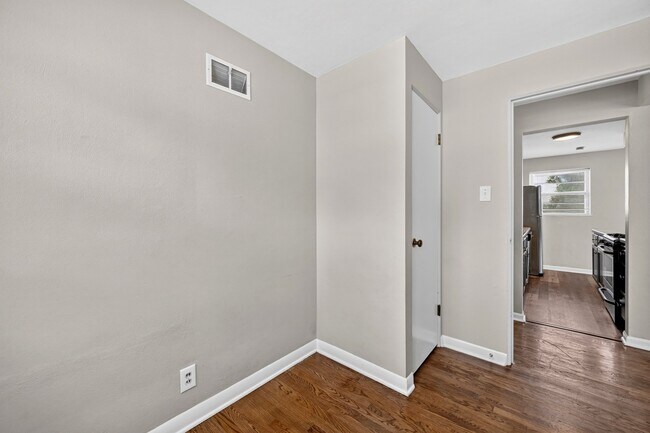 Building Photo - 8106 Fawn Ave