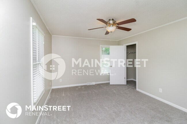 Building Photo - 537 Kingfield Dr SW