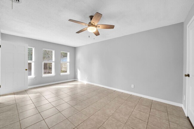 Building Photo - 358 Kepner Dr NE