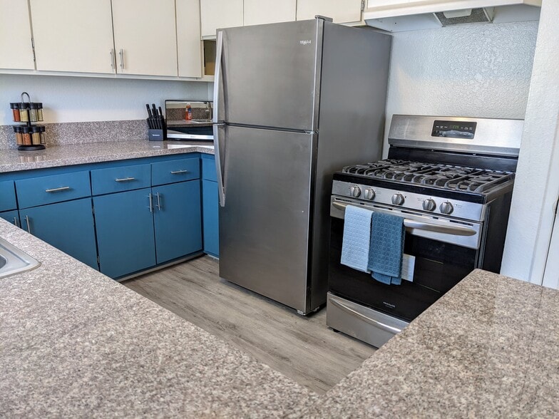 Kitchen - 1634 W 104th St