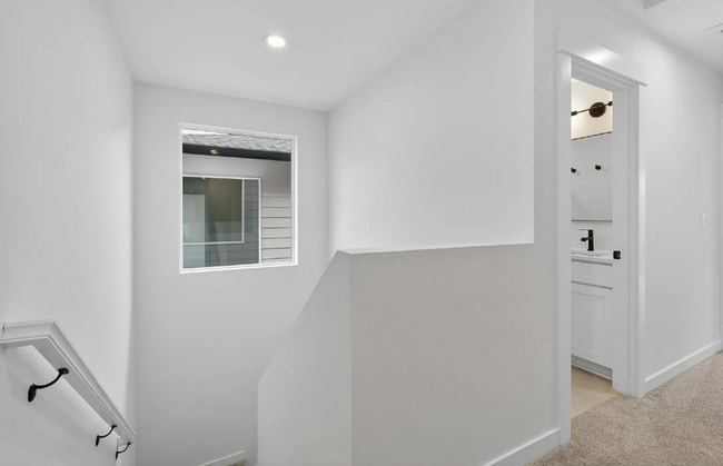 Building Photo - 4059 SW McKinley St