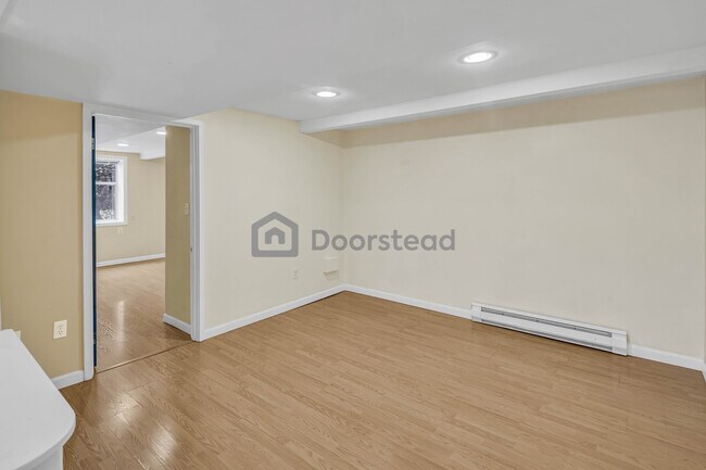 Building Photo - 2028 14th Ave W