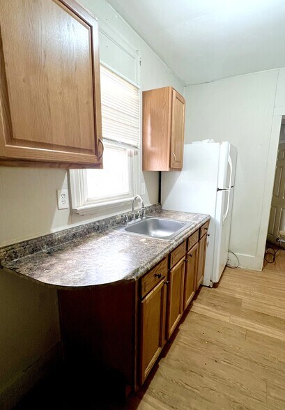 Building Photo - 2605 Monterey Ave