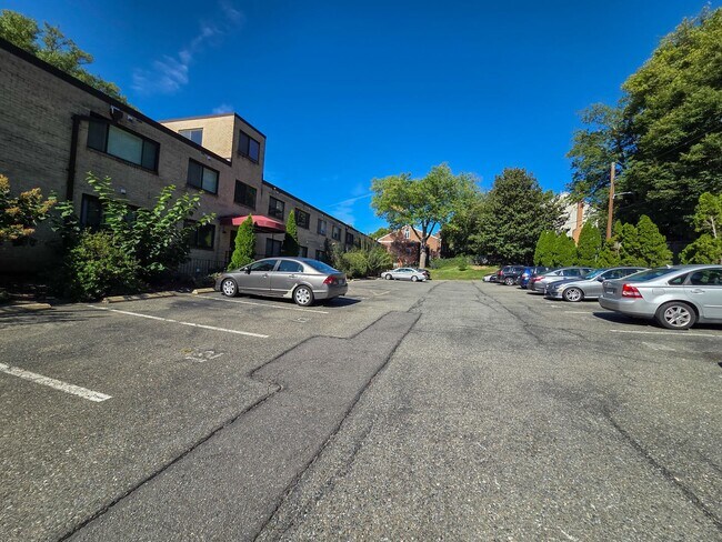 Building Photo - 4555 MacArthur Blvd NW