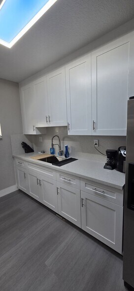 Building Photo - 10285 NW 80th Ct