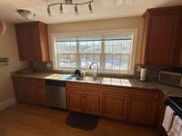 Building Photo - 2 bedroom condo near Weirs Beach