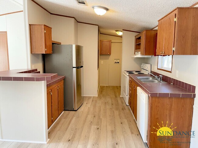 Building Photo - Great 3 Bedroom Mobile Home In Fort Walton...