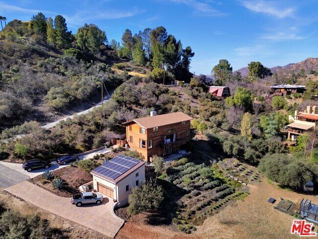 Building Photo - 1850 Olivera Dr