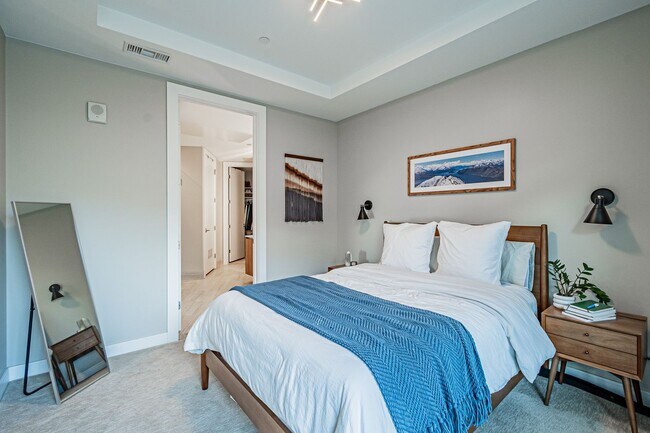 Building Photo - LUX 1BD, 1.5BA Lakehouse Condo with Bonus Den