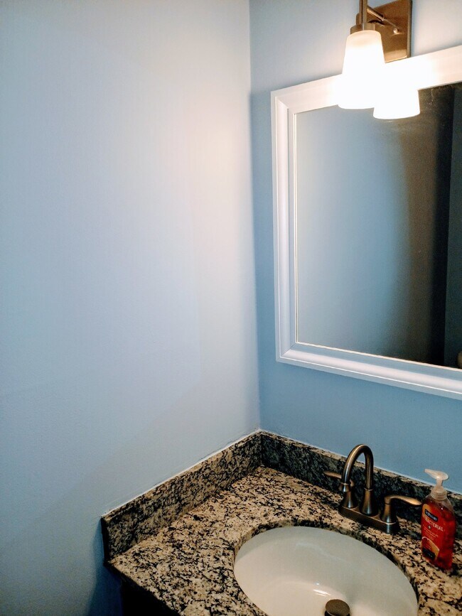 3 Bedroom 2 Bath Townhouse w/Garage 3269 Dodd Ln Eagan MN 55121