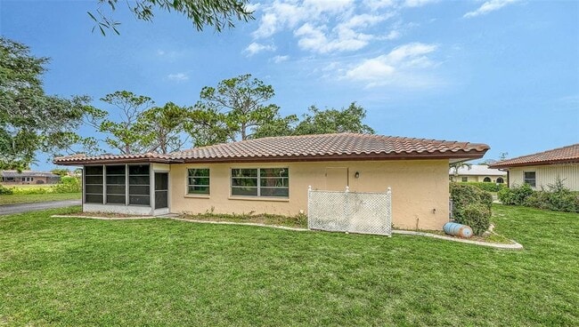 Building Photo - 515 Rousseau Dr