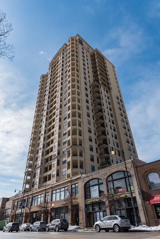 Building Photo - 1464 S MICHIGAN Ave