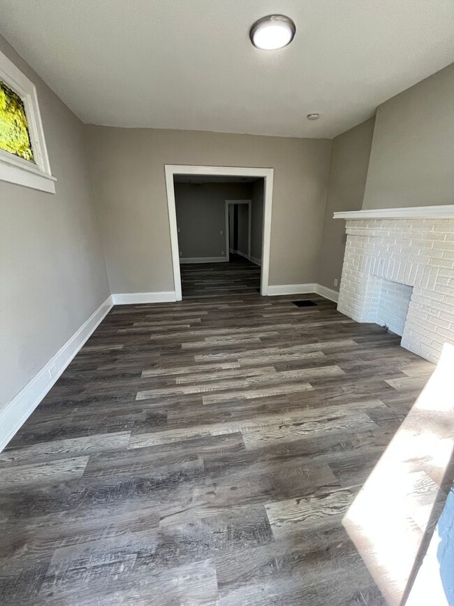 Building Photo - 490-492 E Jenkins Ave