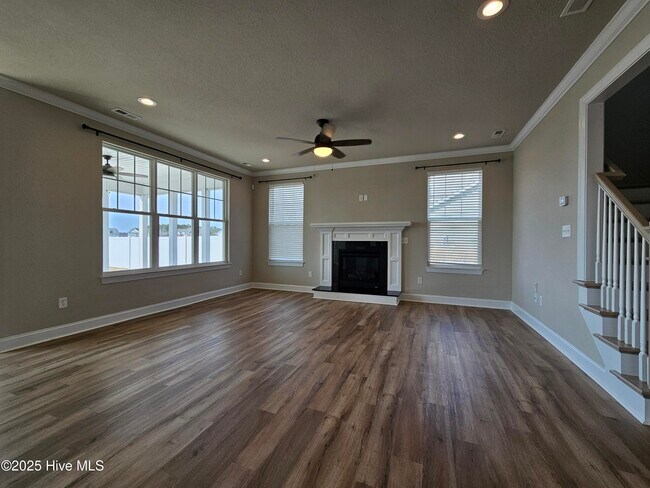 Building Photo - 204 Waterleigh Wy