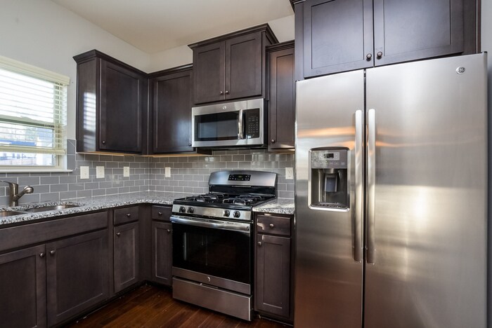 Building Photo - 333 Castle Top Ln SE