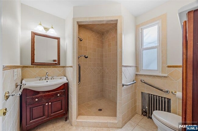 Building Photo - 287 Hornblower Ave