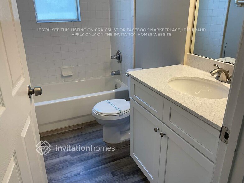 Building Photo - 2999 Mikris Dr E