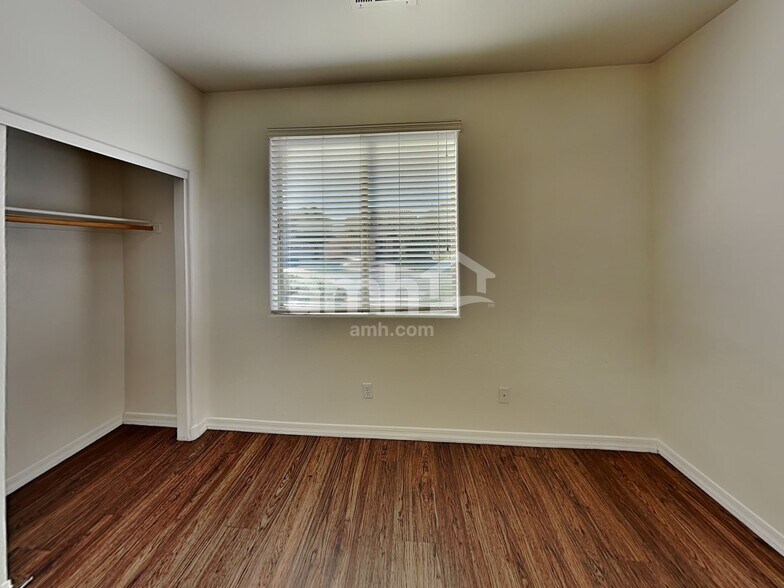 Building Photo - 9360 W Payson Rd