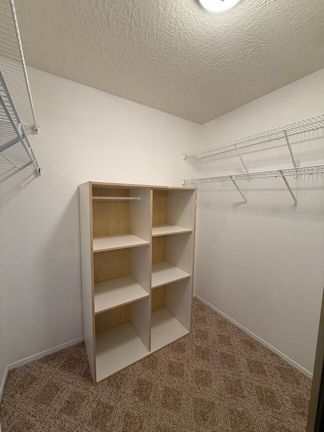 Building Photo - 3 Bed 2 Bath Amazing Views