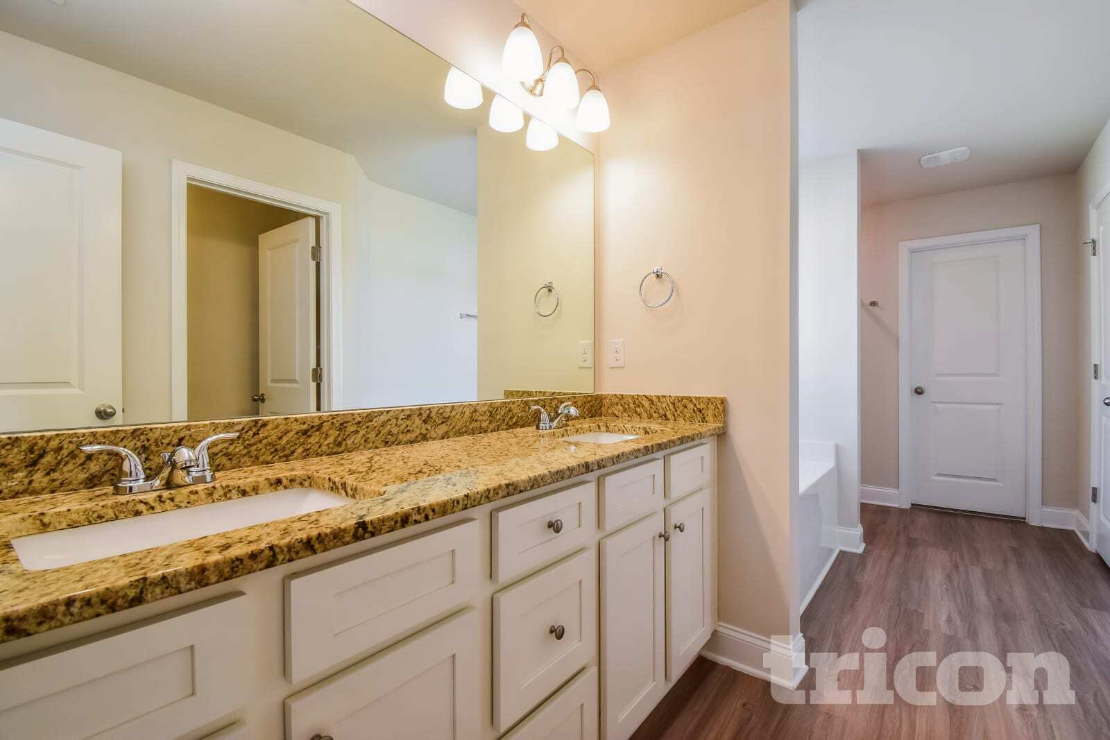 Building Photo - 4282 Bella View Dr