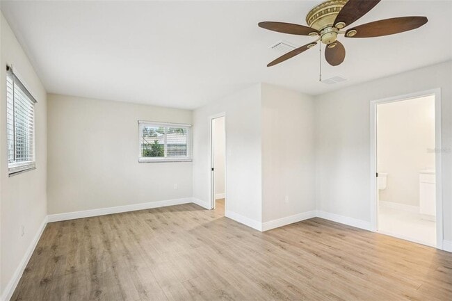 Building Photo - 4100 Overlook Dr NE