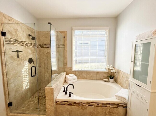 Building Photo - 2514 Camata Way