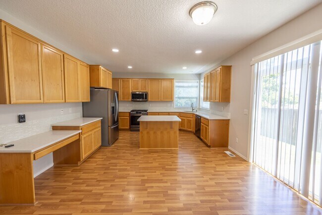 Building Photo - Home for rent in fast growing Ridgefield, WA - 4 bedr + Bonus Room