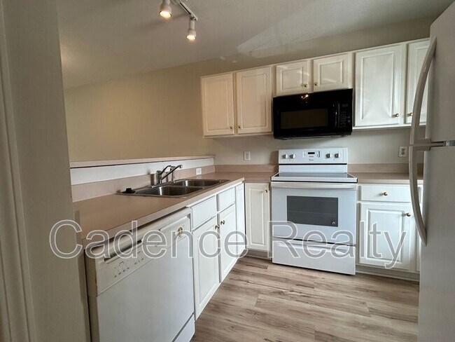 Building Photo - 4619 McClelland Dr