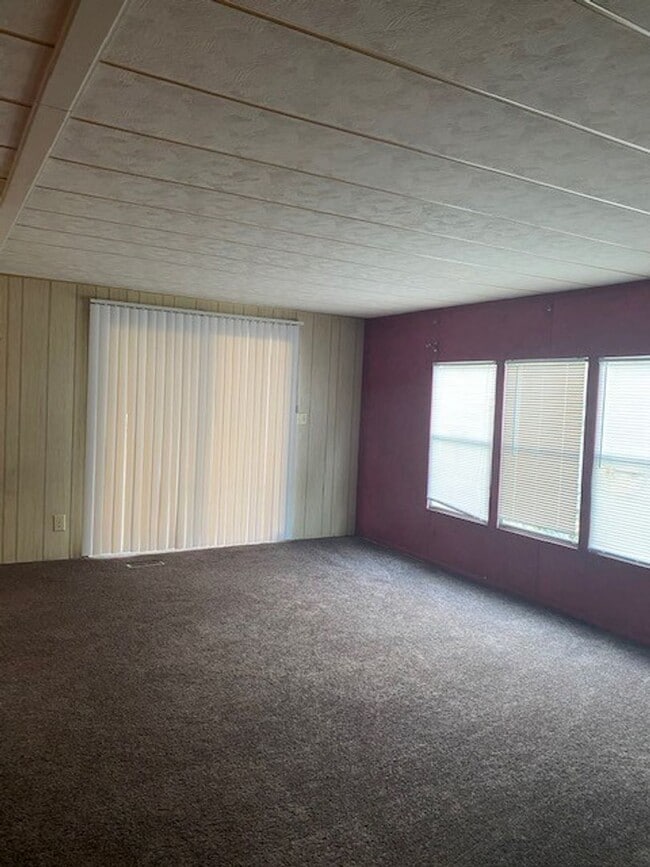 Building Photo - Manufactured Home