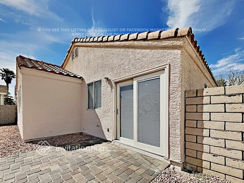 Building Photo - 885 Angelus Oaks Dr
