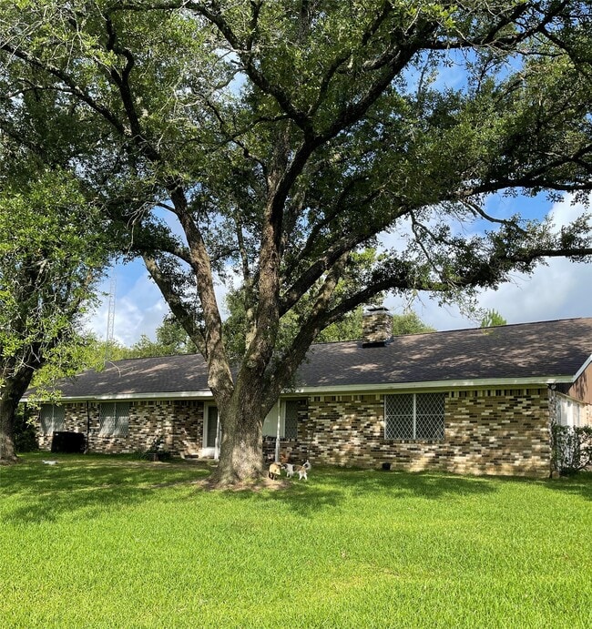 Building Photo - 2301 TX-19