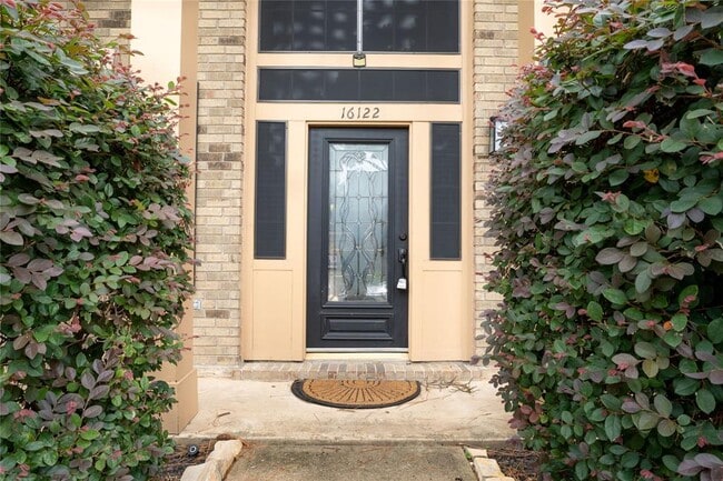 Building Photo - 16122 Cairngorm Ave