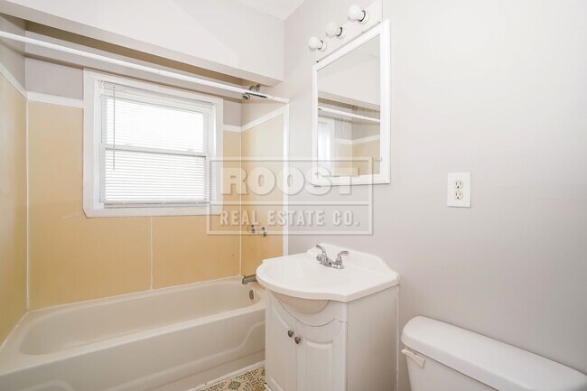 Building Photo - 108 Columbian Ave