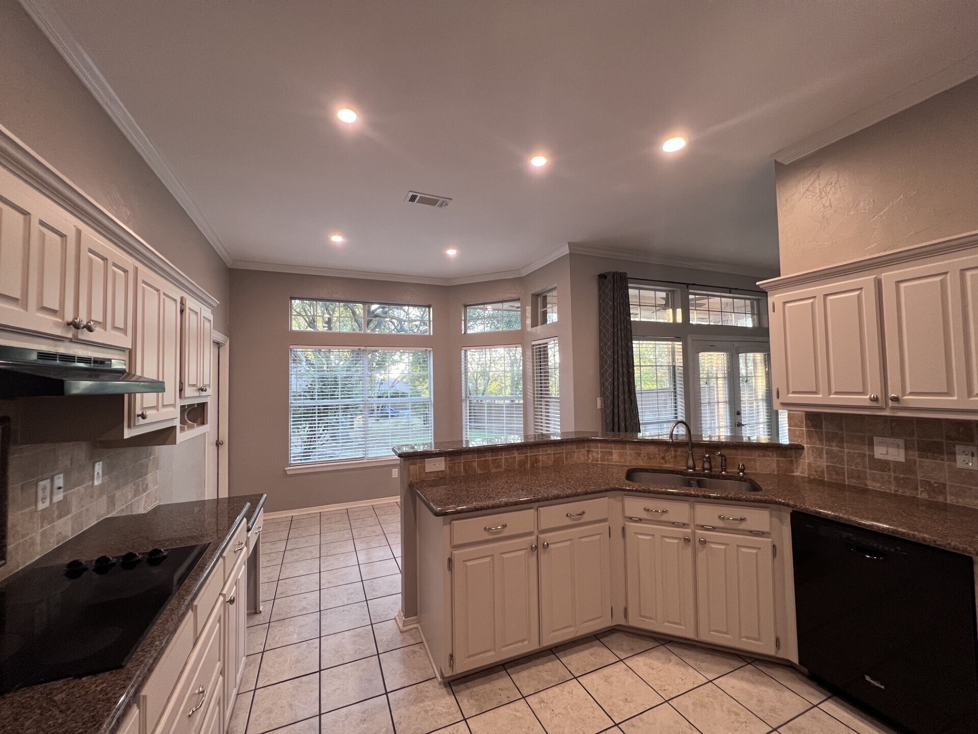 Building Photo - 7113 Holden Dr