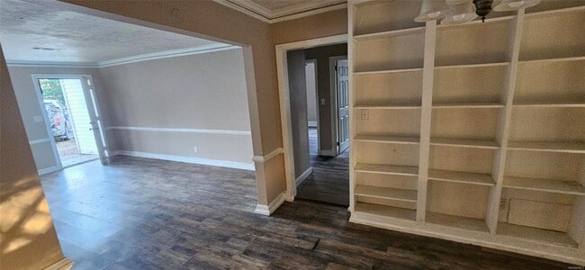 Building Photo - 3774 Maclamar Rd