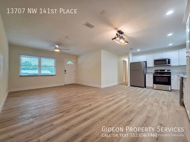 Building Photo - 13707 NW 141 Pl