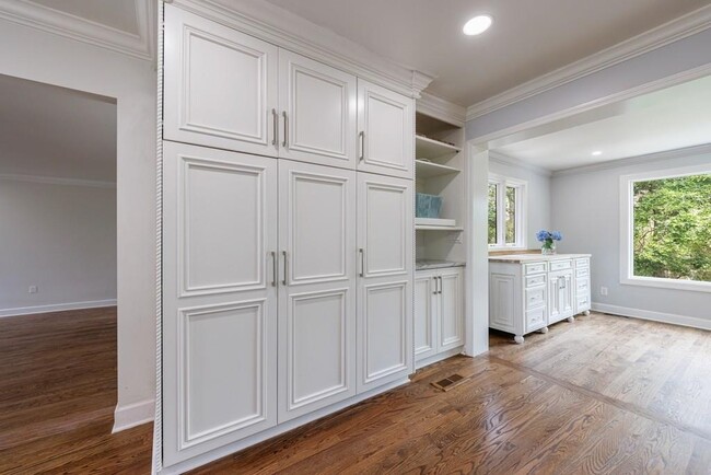 Building Photo - 459 Atlanta Country Club Dr