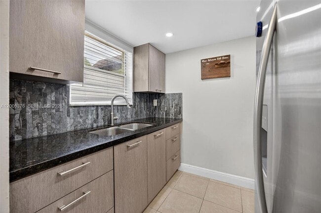 Building Photo - 8550 SW 109th Ave