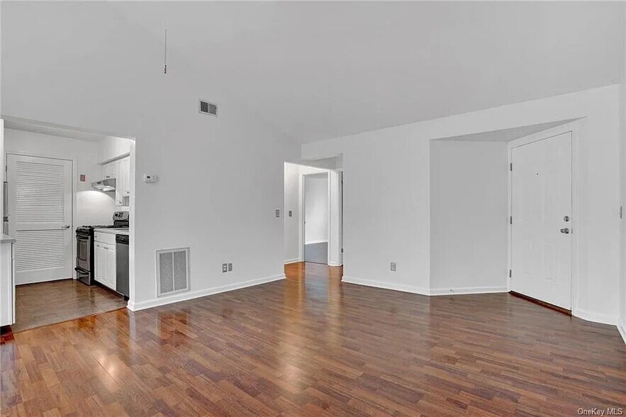 Building Photo - 1132 Washington Grn