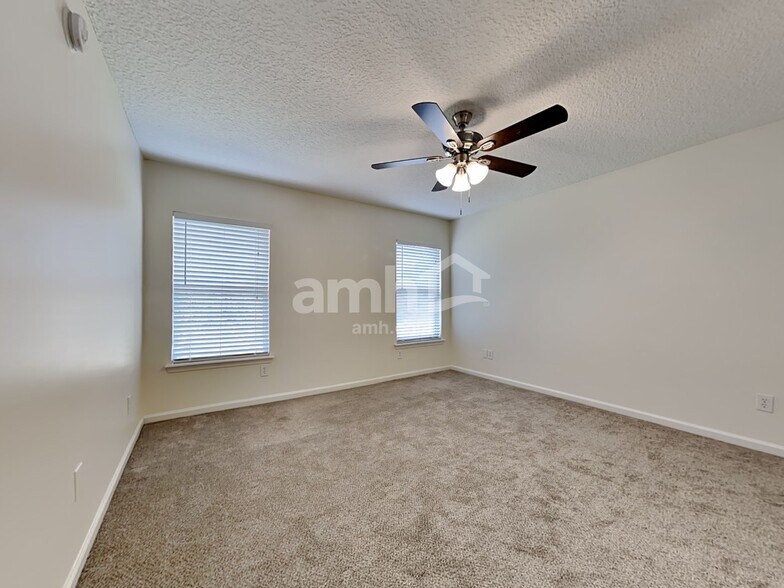 Building Photo - 1447 River of May St