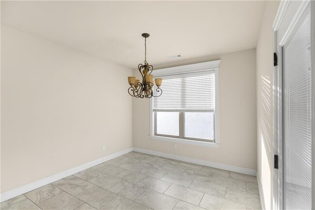 Building Photo - 2304 SW Chaddington Rd