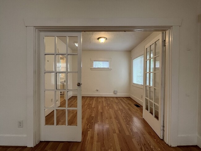 Building Photo - Bright and Open Home with Flexible Living Spaces and an Expansive Backyard