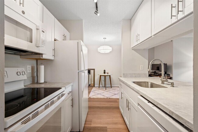 Building Photo - 25 Rockledge Ave