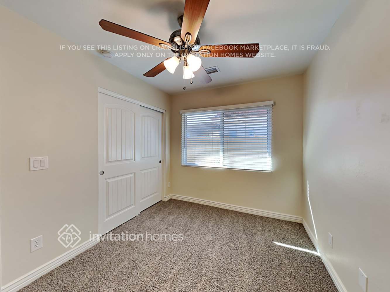 Building Photo - 2315 W Paradise Dr