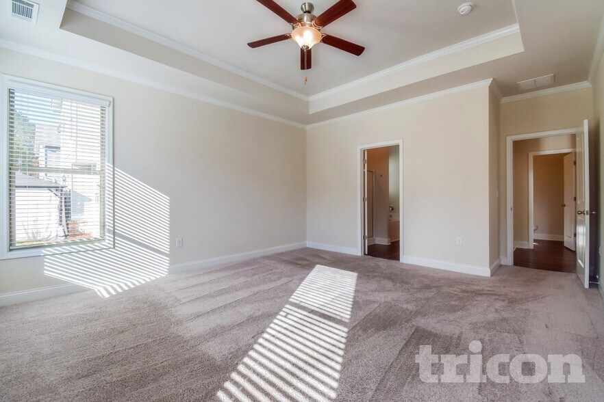 Building Photo - 4061 Bella View Ln