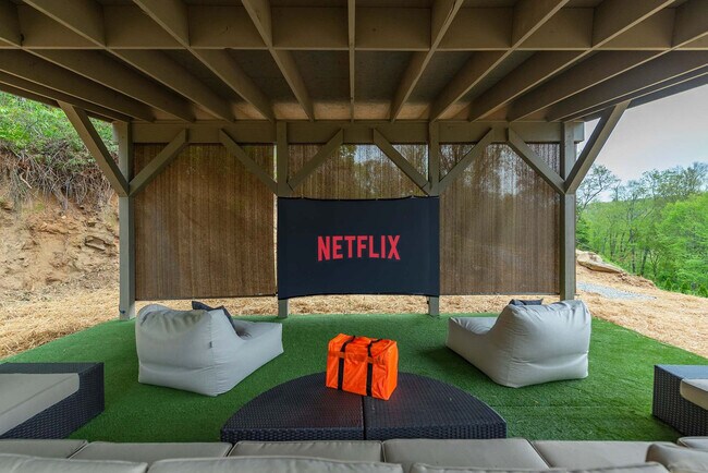 Building Photo - 36 Randall Dr