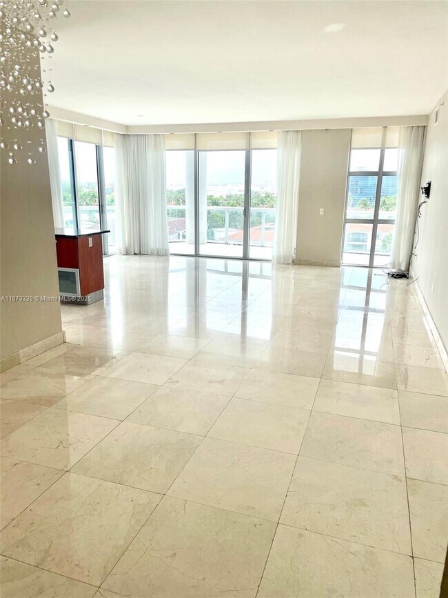 Building Photo - 3131 NE 188th St