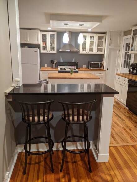 Kitchen - 18 Elm St