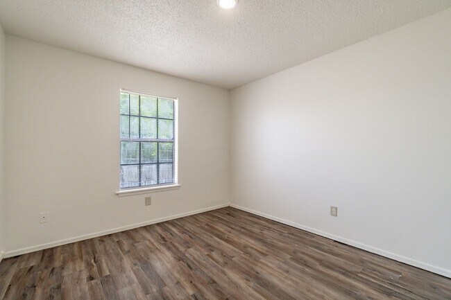 Building Photo - 2020 Baldwin St