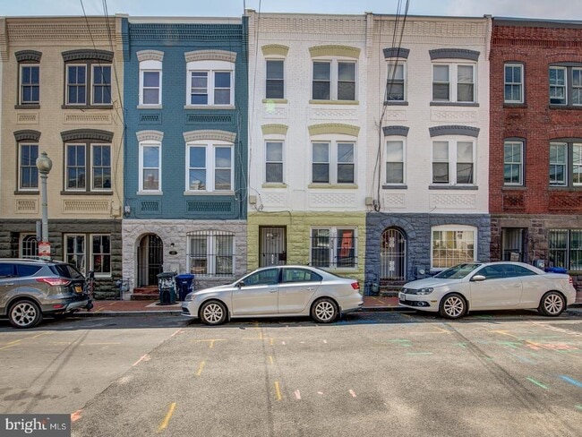 Building Photo - 424 Elm St NW